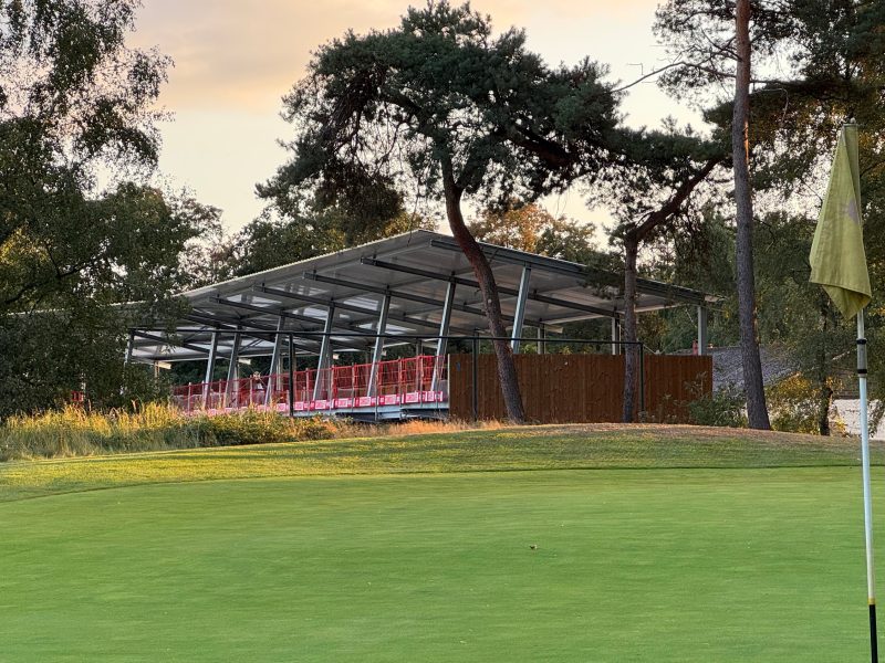 Gloednieuwe driving range Golfbaan De Herkenbosche