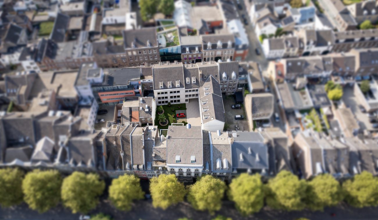Impressie bovenaanzicht markt maastricht drone