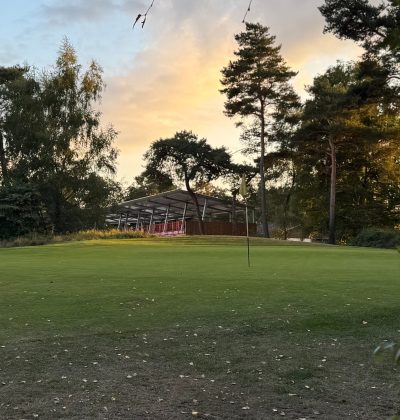 Vooraanzicht nieuwbouw driving range Golfbaan de Herkenbosche