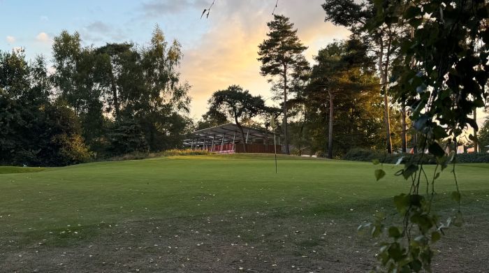 Vooraanzicht nieuwbouw driving range Golfbaan de Herkenbosche